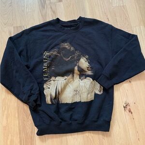 Taylor Swift Fearless Taylor’s Version Crewneck Sweatshirt Black Size M